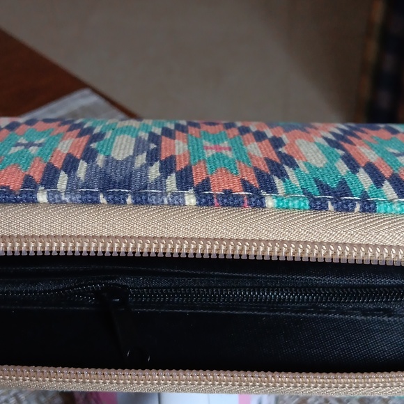 Colorful Bijorca Aztec Geometric Women's Wallet.New! - Picture 3 of 5
